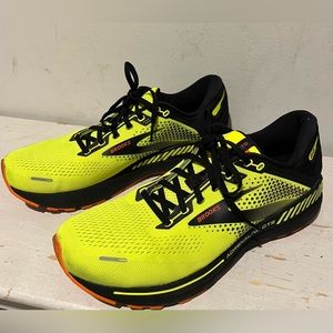 Brooks adrenaline gts 22 size 12